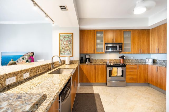 2625 NE 14th Avenue 401, Wilton Manors, FL 33334