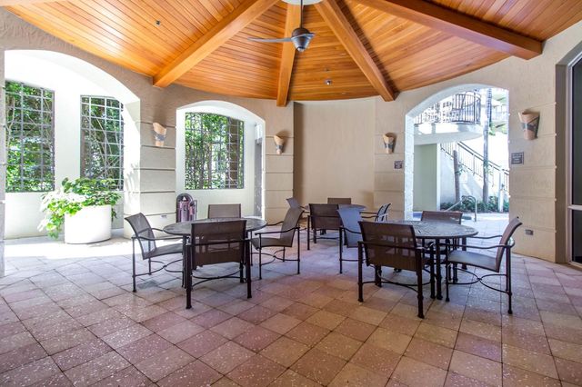 2625 NE 14th Avenue 401, Wilton Manors, FL 33334