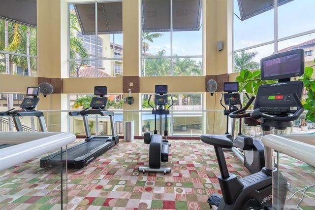 2625 NE 14th Avenue 401, Wilton Manors, FL 33334