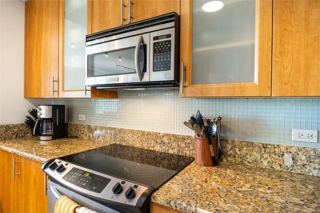 2625 NE 14th Avenue 401, Wilton Manors, FL 33334