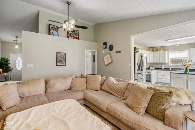 1259 Crisfield Circle, Greenwood, IN 46142