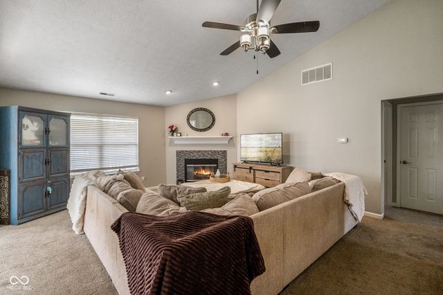 1259 Crisfield Circle, Greenwood, IN 46142