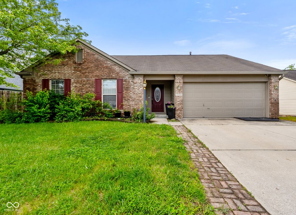 1259 Crisfield Circle, Greenwood, IN 46142