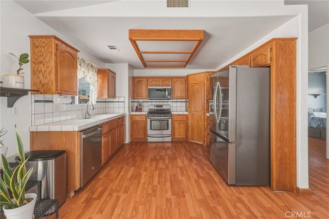 12312 Woodview, Victorville, CA 92392