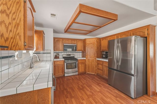 12312 Woodview, Victorville, CA 92392