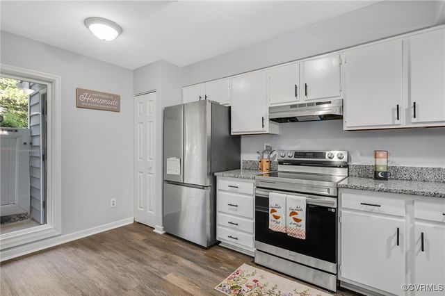 1417 Sycamore Mews Cir, Midlothian, VA 23113