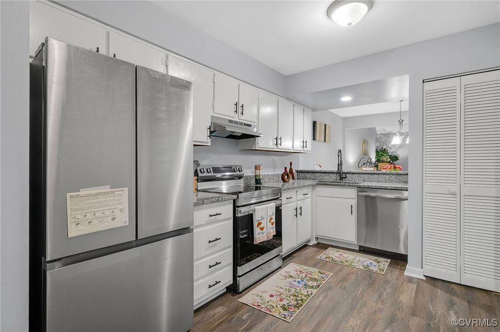 1417 Sycamore Mews Cir, Midlothian, VA 23113