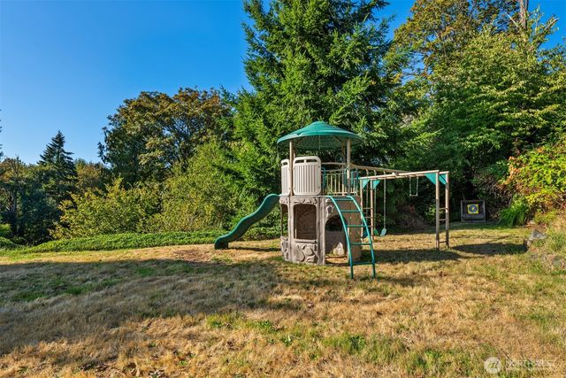 7282 S 135th Street, Seattle, WA 98178