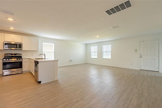 214 Sambre ST, Kyle, TX 78640