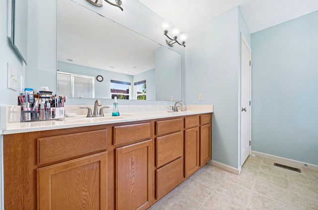 1913 Mallow Lane, Grove City, OH 43123
