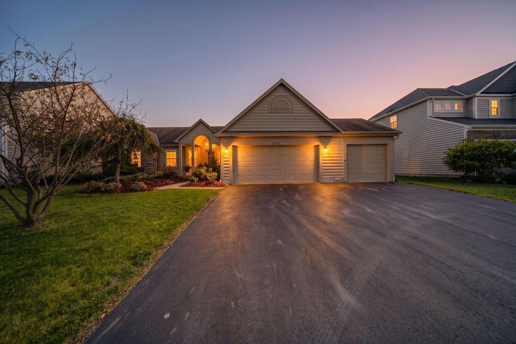 1913 Mallow Lane, Grove City, OH 43123
