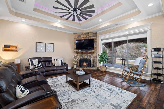 1455 CR 306 D, Henderson, TX 75654