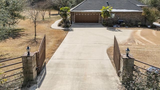 1455 CR 306 D, Henderson, TX 75654