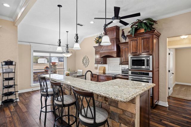 1455 CR 306 D, Henderson, TX 75654