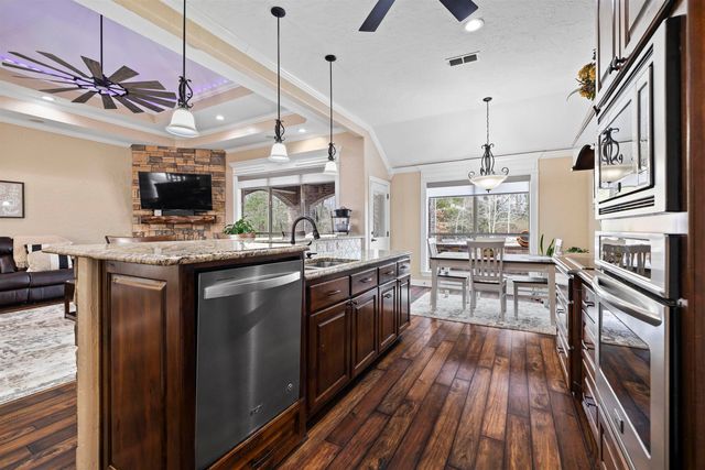 1455 CR 306 D, Henderson, TX 75654