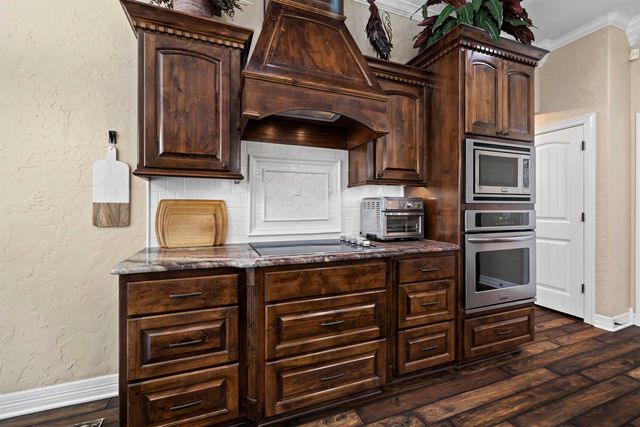 1455 CR 306 D, Henderson, TX 75654