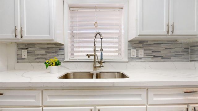 1711 Avenue M, Galveston, TX 77550