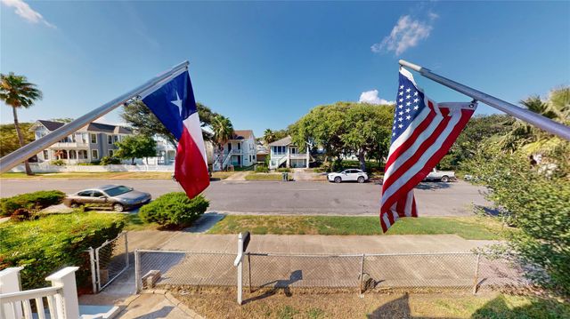 1711 Avenue M, Galveston, TX 77550