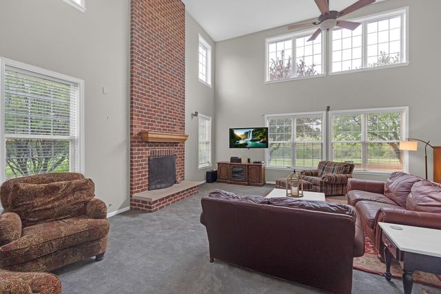 28309 W Savannah Trail, Lake Barrington, IL 60010