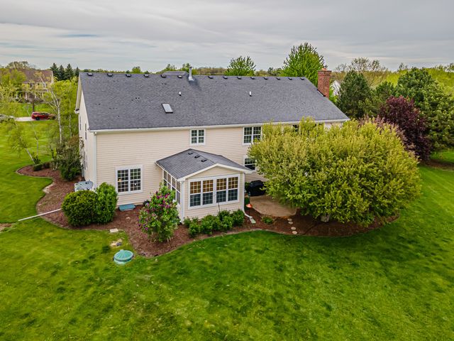 28309 W Savannah Trail, Lake Barrington, IL 60010