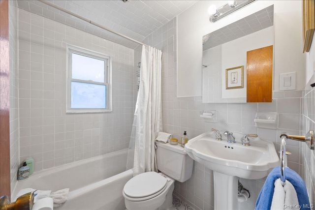 214 Central Boulevard, New Hyde Park, NY 11040