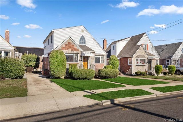 214 Central Boulevard, New Hyde Park, NY 11040