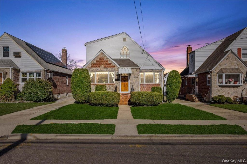 214 Central Boulevard, New Hyde Park, NY 11040