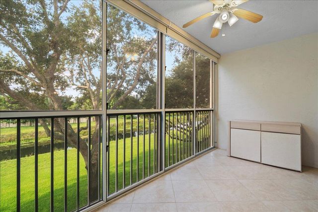 4734 Lucerne Lakes Boulevard E 302, Lake Worth, FL 33467