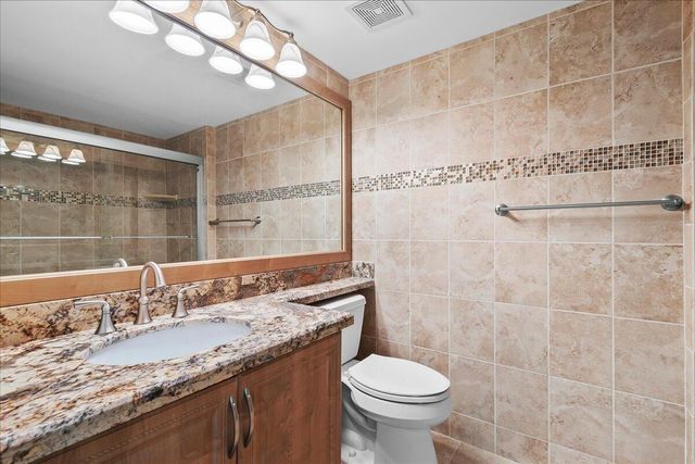 4734 Lucerne Lakes Boulevard E 302, Lake Worth, FL 33467