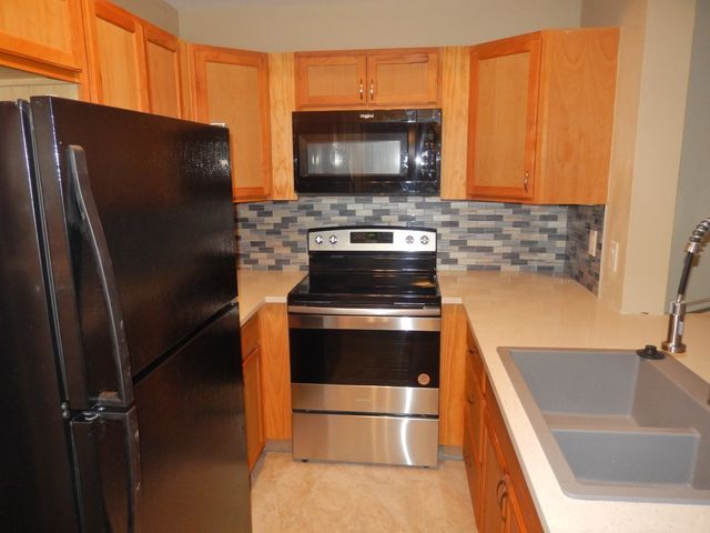8601 Park Lane 312, Dallas, TX 75231