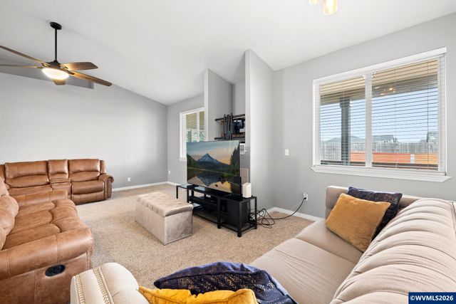 4977 Manning Ct NE, Salem, OR 97305