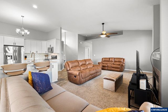 4977 Manning Ct NE, Salem, OR 97305