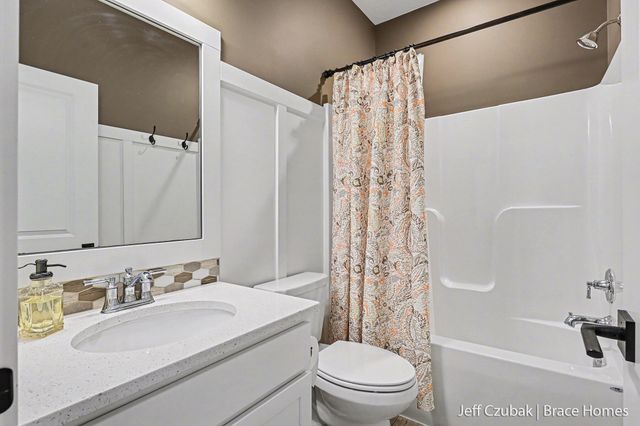 6737 Windsor Ridge Court Ne 8, Plainfield Twp, MI 49341