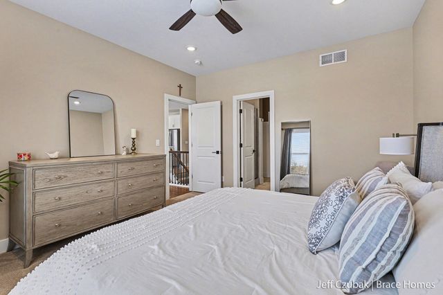 6737 Windsor Ridge Court Ne 8, Plainfield Twp, MI 49341