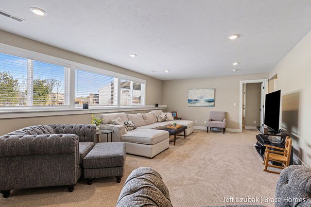 6737 Windsor Ridge Court Ne 8, Plainfield Twp, MI 49341