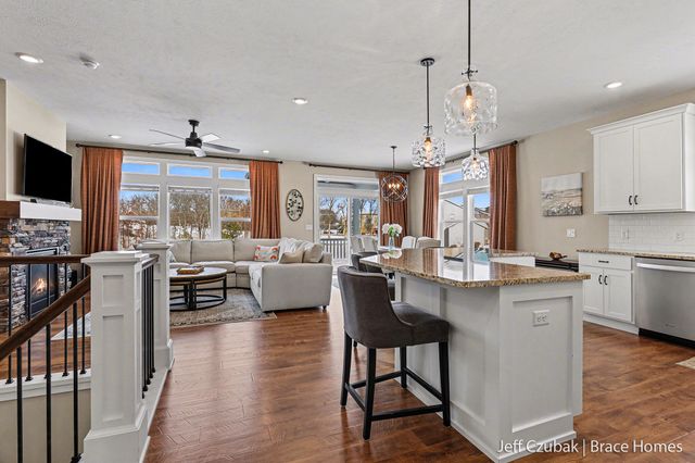 6737 Windsor Ridge Court Ne 8, Plainfield Twp, MI 49341