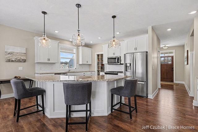 6737 Windsor Ridge Court Ne 8, Plainfield Twp, MI 49341