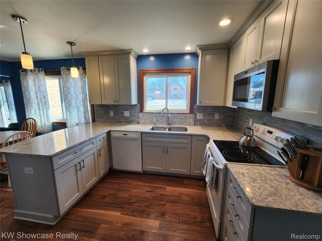 310 Boutell Drive, Grand Blanc, MI 48439