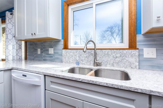 310 Boutell Drive, Grand Blanc, MI 48439