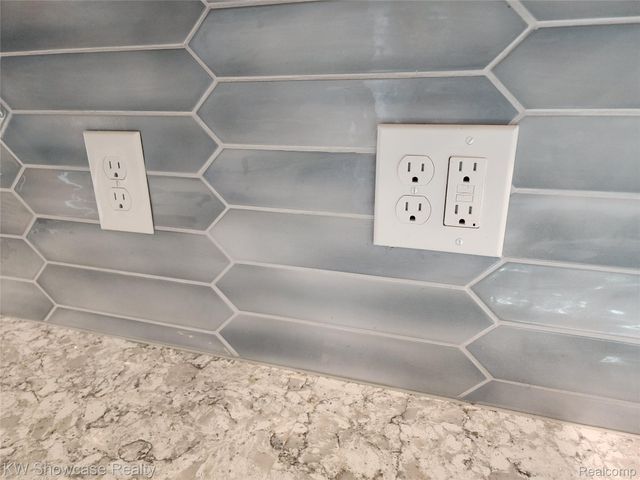 310 Boutell Drive, Grand Blanc, MI 48439