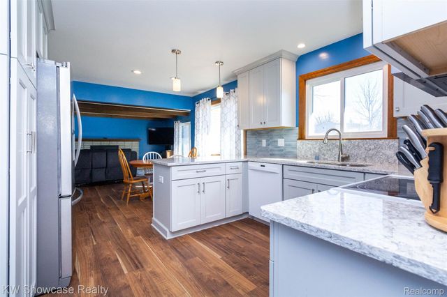 310 Boutell Drive, Grand Blanc, MI 48439