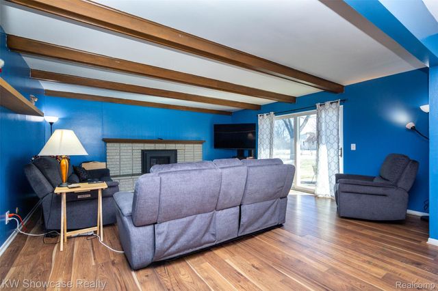 310 Boutell Drive, Grand Blanc, MI 48439