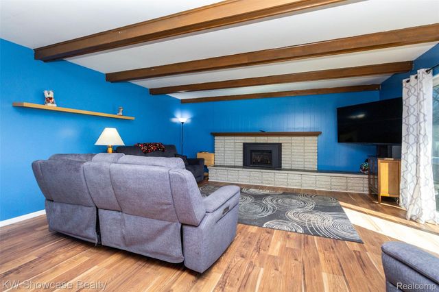 310 Boutell Drive, Grand Blanc, MI 48439