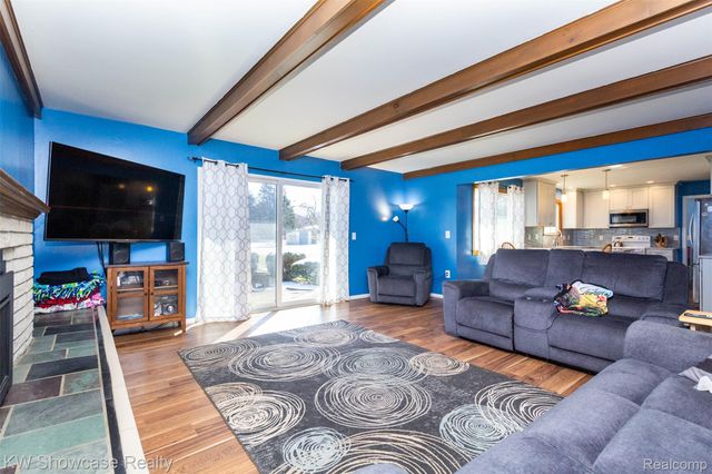 310 Boutell Drive, Grand Blanc, MI 48439