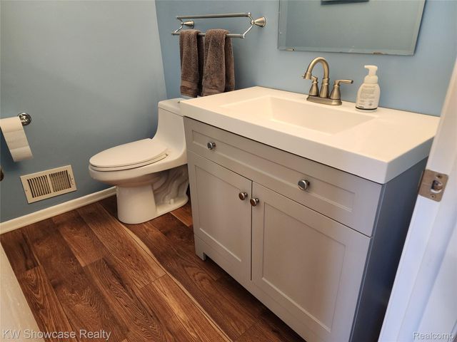 310 Boutell Drive, Grand Blanc, MI 48439