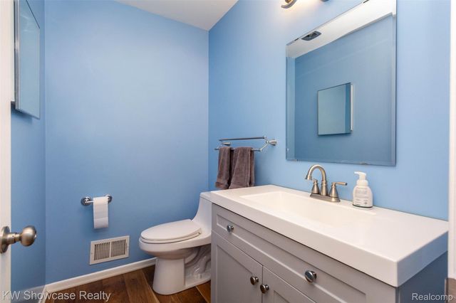 310 Boutell Drive, Grand Blanc, MI 48439