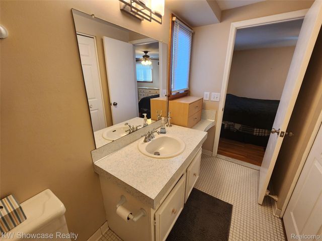 310 Boutell Drive, Grand Blanc, MI 48439