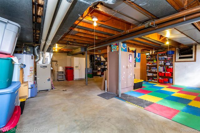 310 Boutell Drive, Grand Blanc, MI 48439