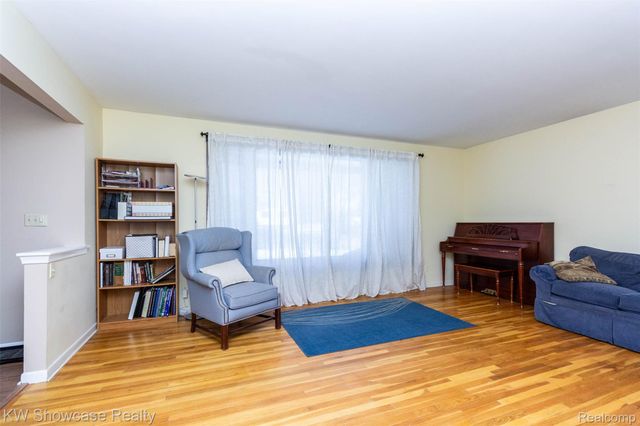 310 Boutell Drive, Grand Blanc, MI 48439