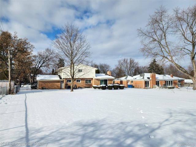 310 Boutell Drive, Grand Blanc, MI 48439